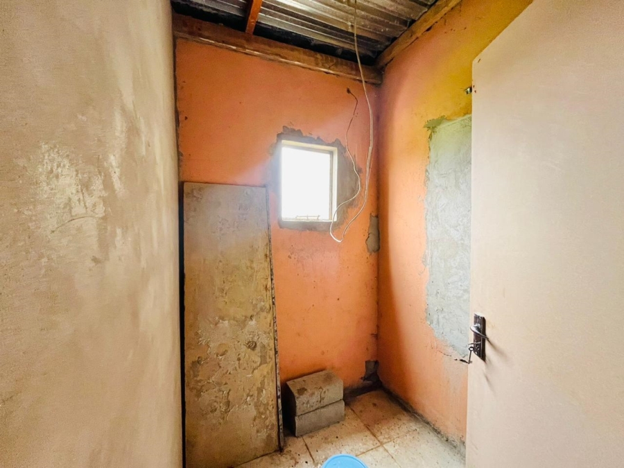 2 Bedroom Property for Sale in Caleb Motsoabi Free State